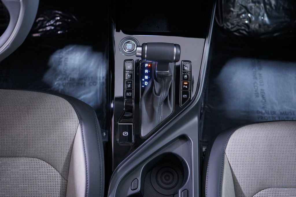 Used 2025 Kia Niro SX Touring image 14