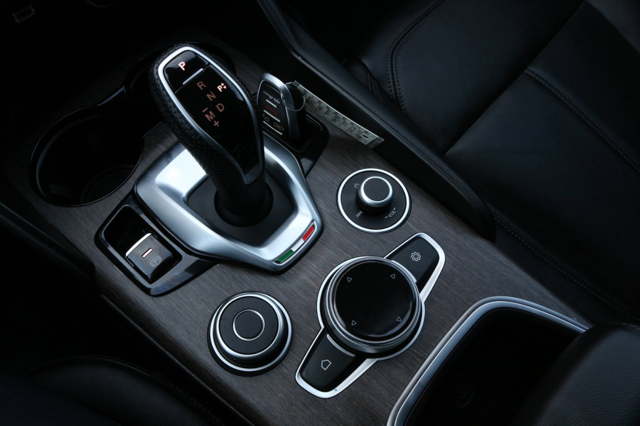 Used 2021 Alfa Romeo Giulia Ti w/ Nero Edizione image 35