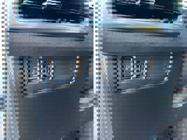 Used 2024 Cadillac XT4 Premium Luxury AWD/4WD image 22