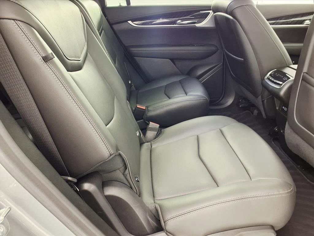 Certified 2025 Cadillac XT6 Premium Luxury image 15