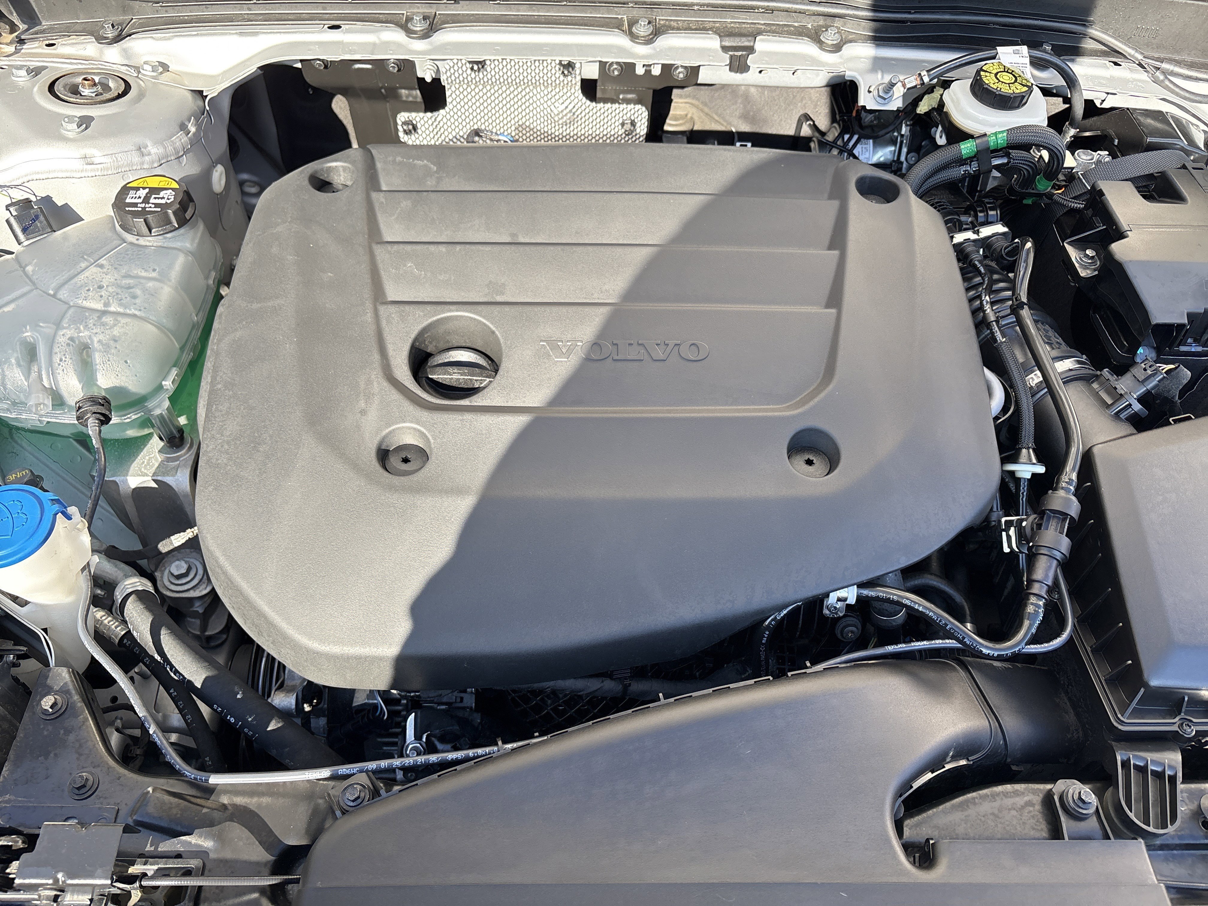 Certified 2025 Volvo XC40 B5 Plus image 33
