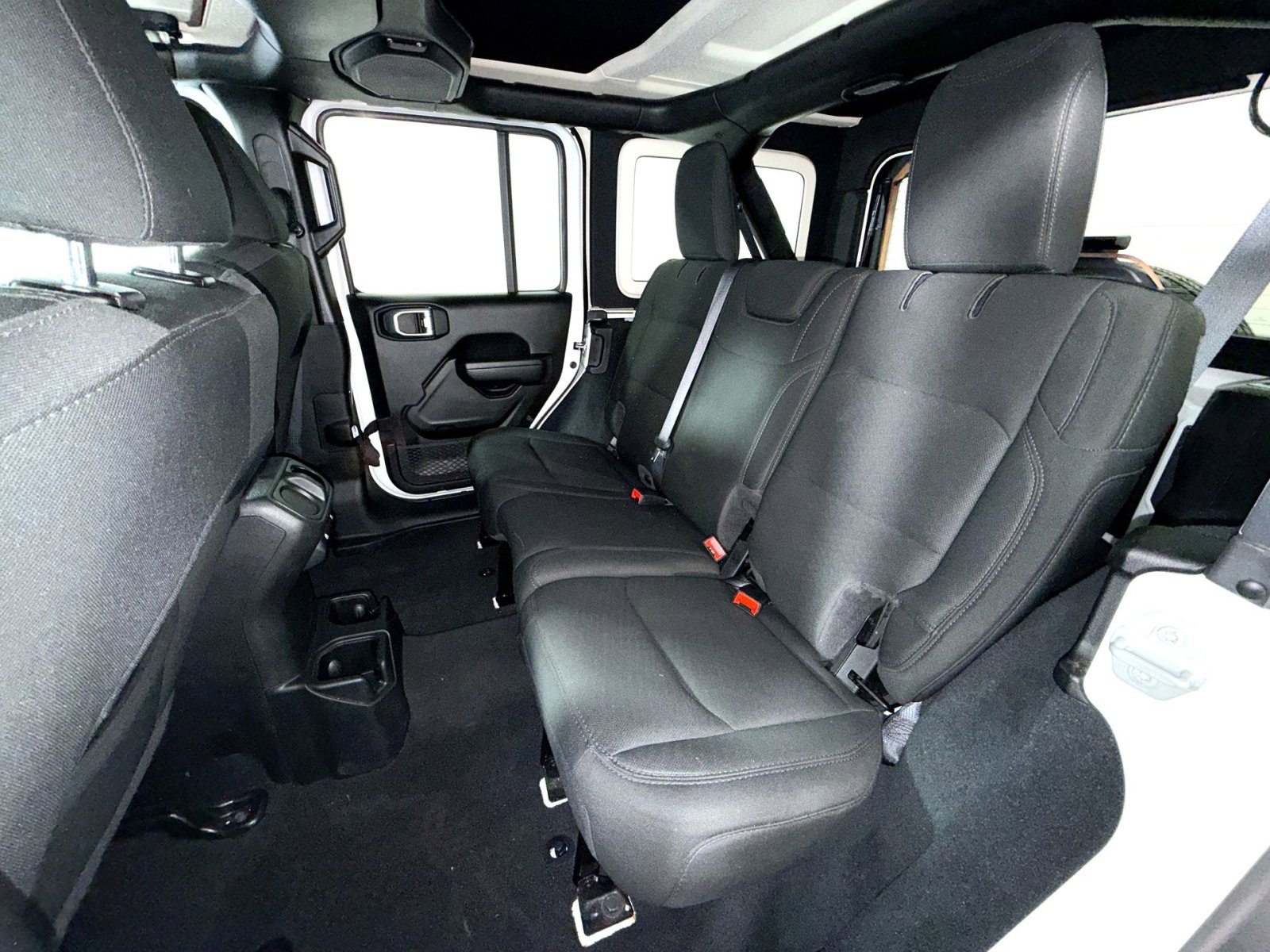 Used 2022 Jeep Wrangler Unlimited Sport image 23