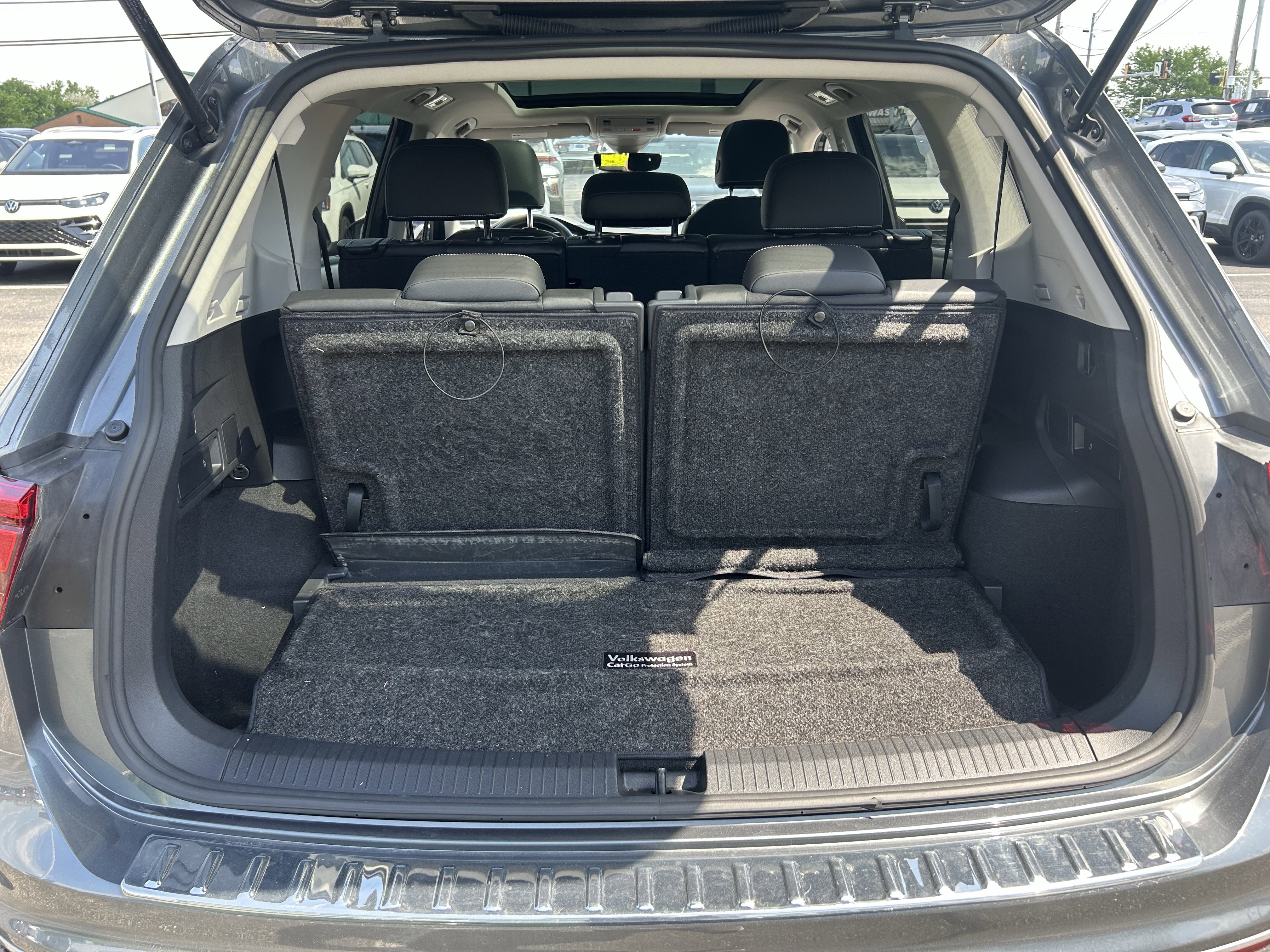 Certified 2023 Volkswagen Tiguan SE w/ Panoramic Sunroof Package FWD image 28