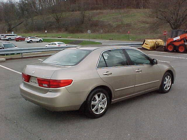 Used 2005 Honda Accord EX image 5