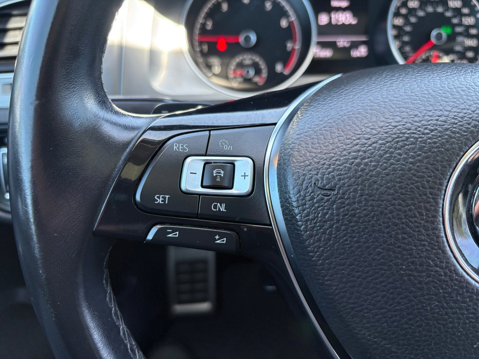 Used 2017 Volkswagen Golf Alltrack SE image 16