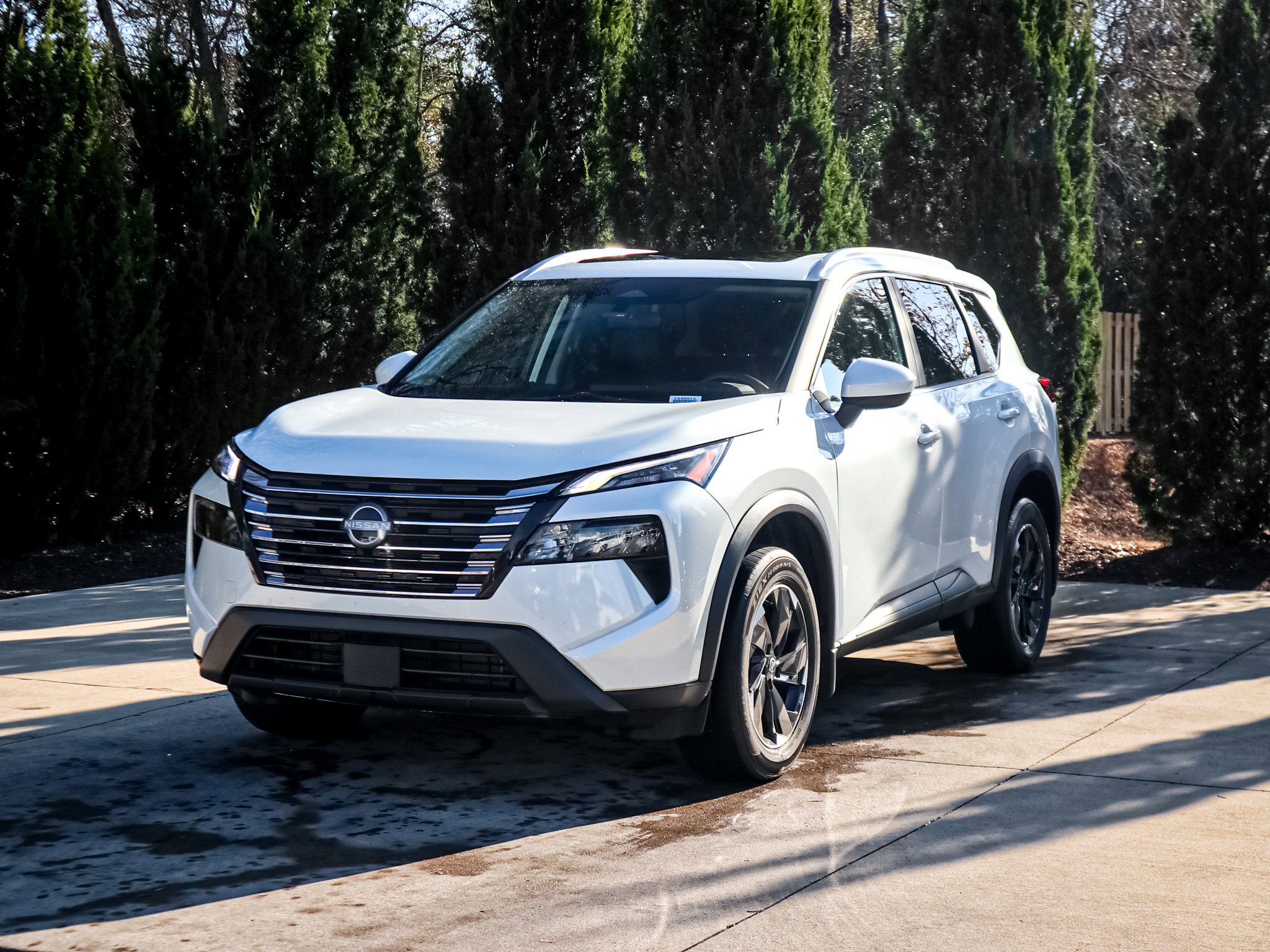 Used 2024 Nissan Rogue SV w/ SV Premium Package image 5