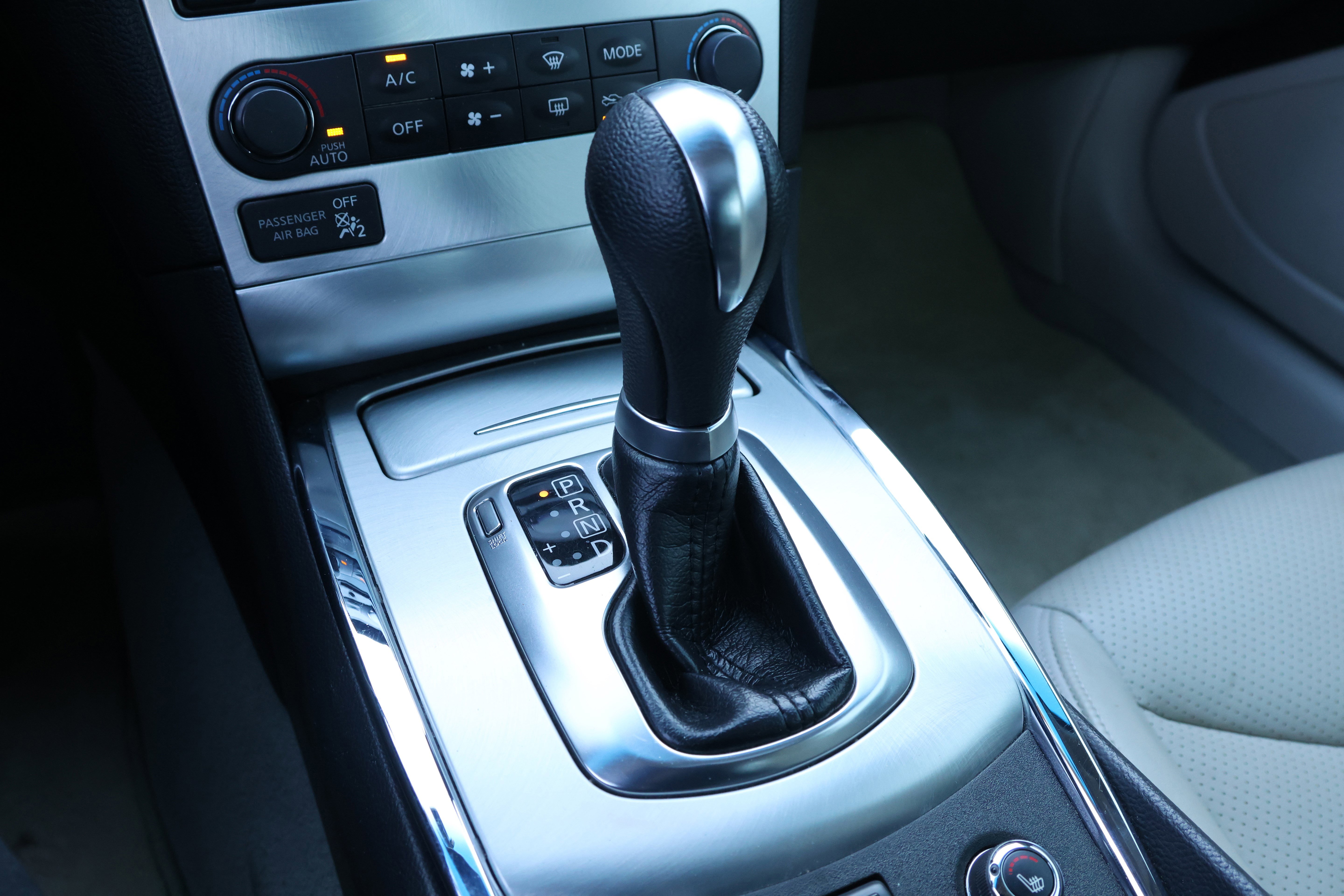 Used 2013 INFINITI G37 x w/ Premium Pkg image 28