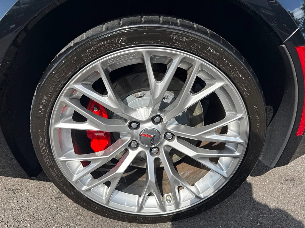 Used 2015 Chevrolet Corvette Z06 RWD image 8