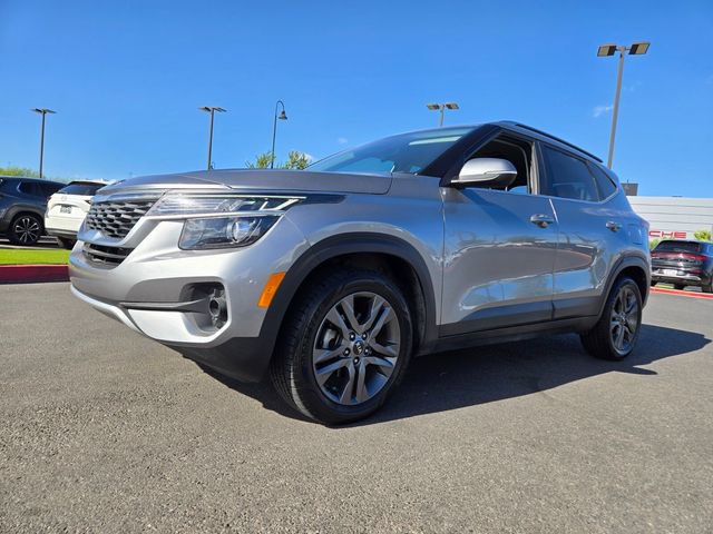 Used 2021 Kia Seltos S FWD image 2