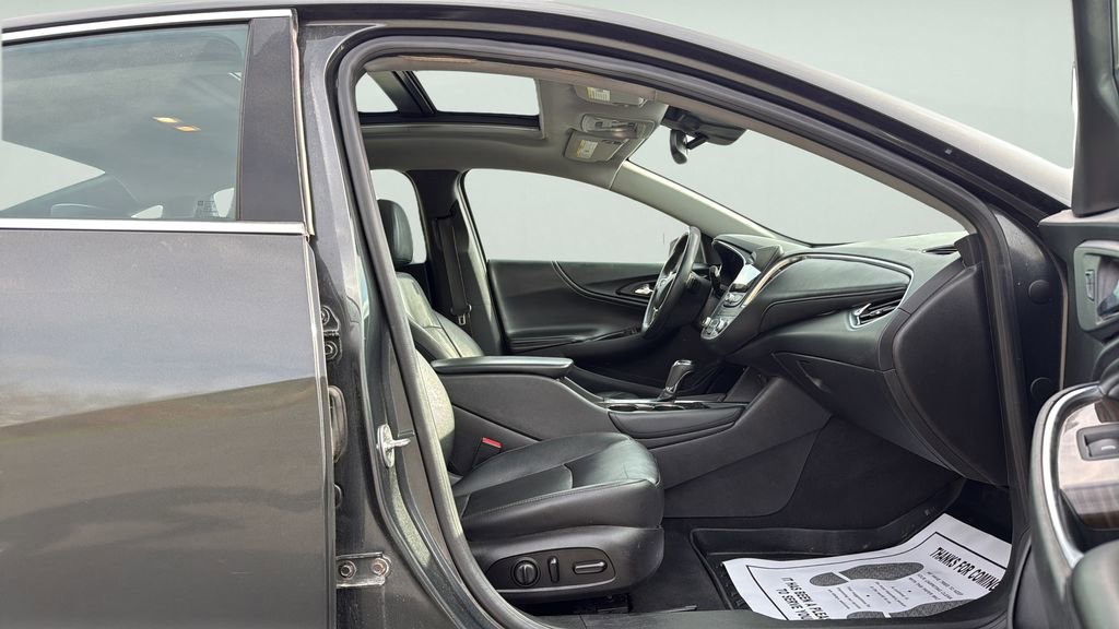 Used 2016 Chevrolet Malibu Premier w/ Driver Confidence Package II FWD image 11