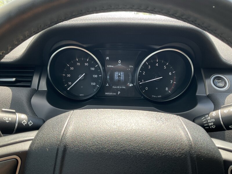 Used 2018 Land Rover Range Rover Evoque SE AWD/4WD image 21