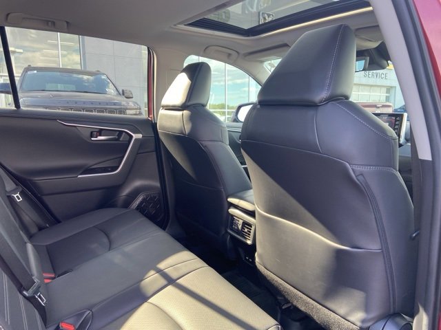 Used 2021 Toyota RAV4 Limited image 27