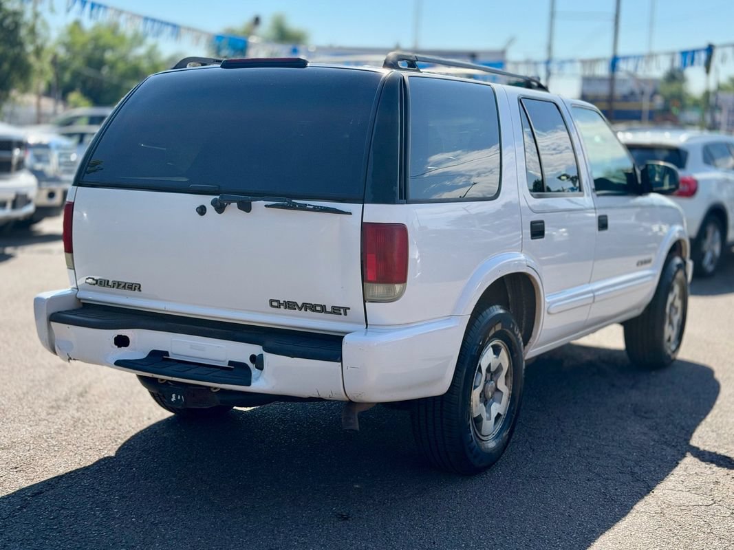 Used 2002 Chevrolet Blazer LS w/ Preferred Equipment Group AWD/4WD image 2
