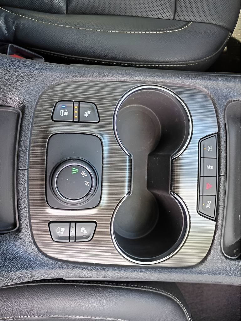 Used 2020 GMC Acadia SLT w/ Premium Package image 15