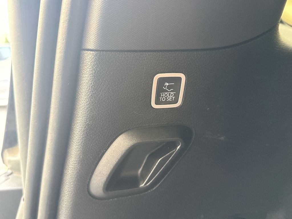 Used 2022 Jeep Grand Wagoneer Series III w/ Rear Seat Video Group 1 image 25