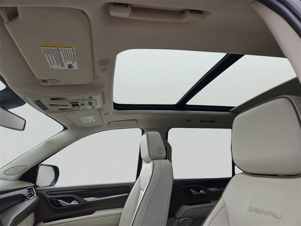 Used 2022 GMC Yukon XL Denali w/ Max Trailering Package image 8