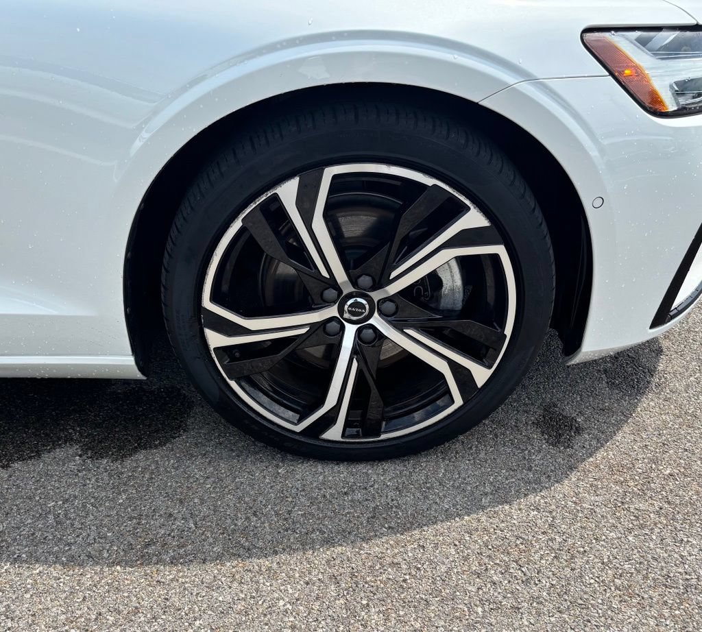 Certified 2024 Volvo S60 B5 Plus w/ Climate Package AWD/4WD image 33