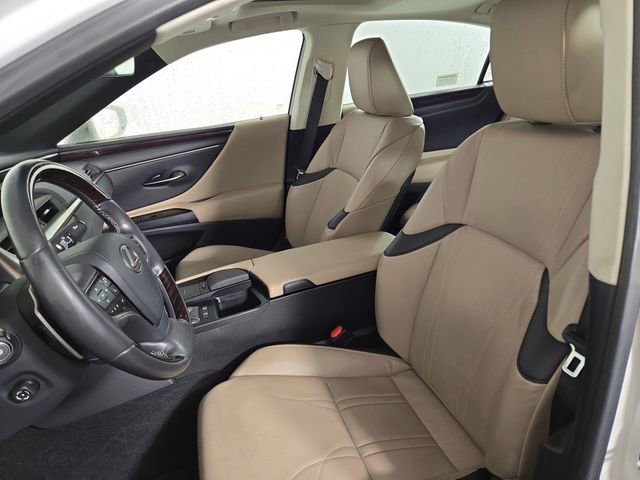 Used 2020 Lexus ES 300h w/ Accessory Package image 14