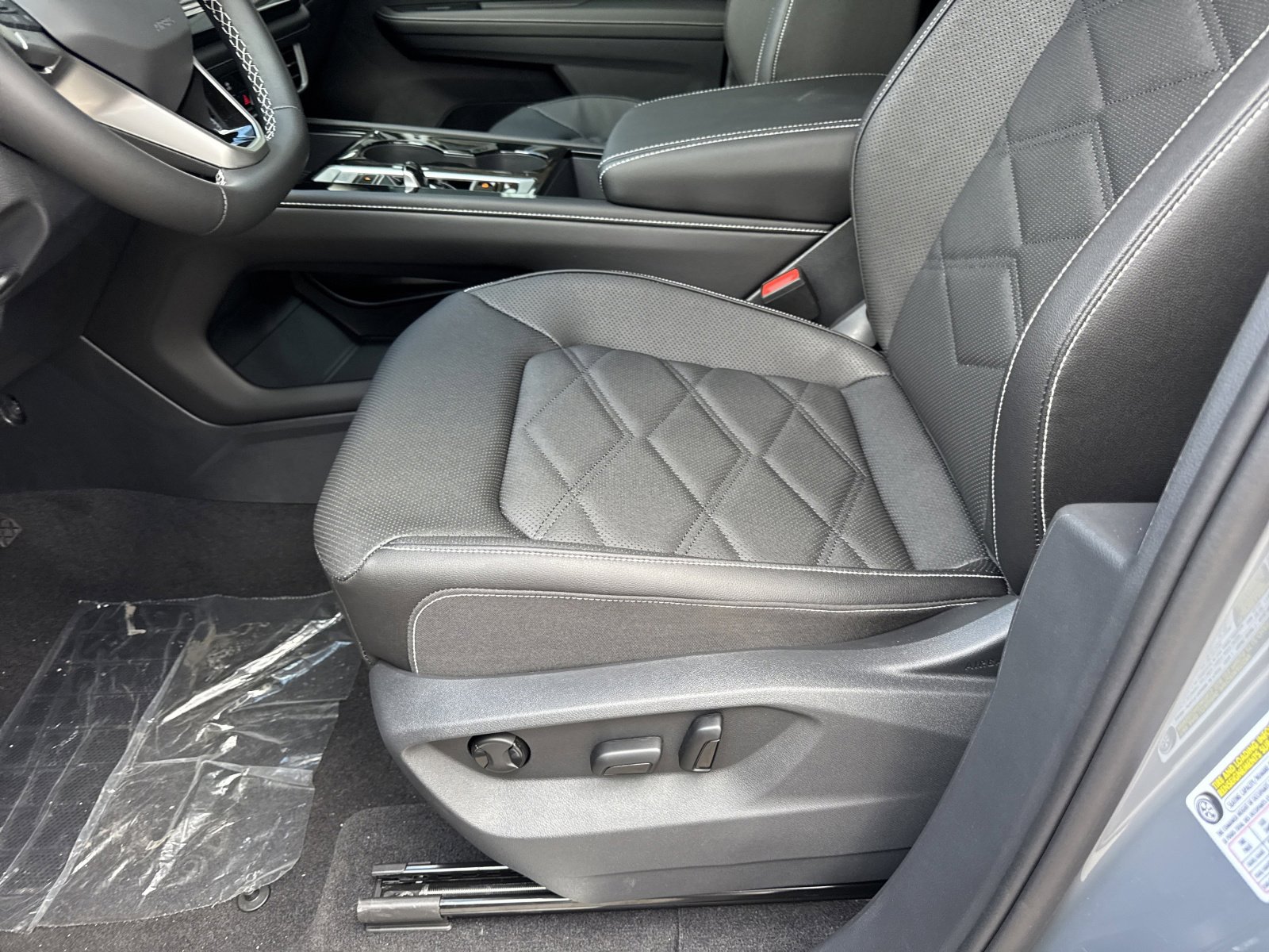 New 2026 Volkswagen Atlas SE image 15