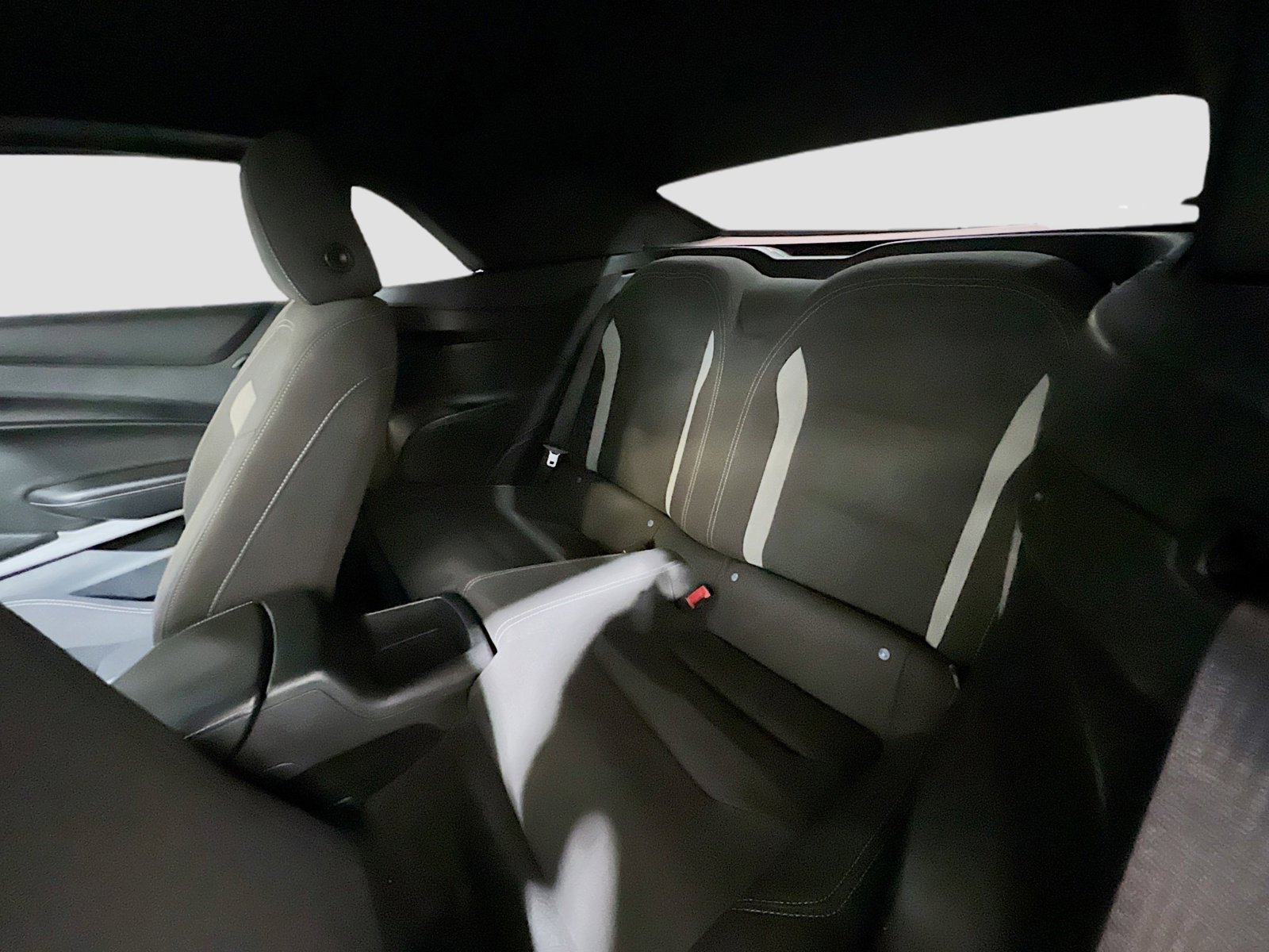 Used 2020 Chevrolet Camaro LT RWD image 15