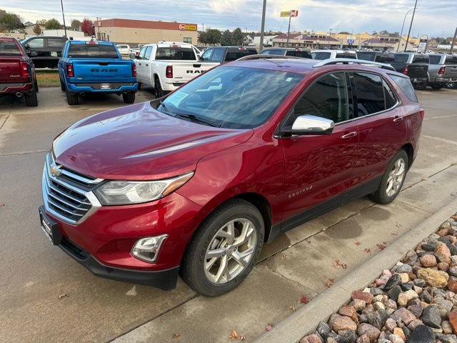 Used 2018 Chevrolet Equinox Premier image 3