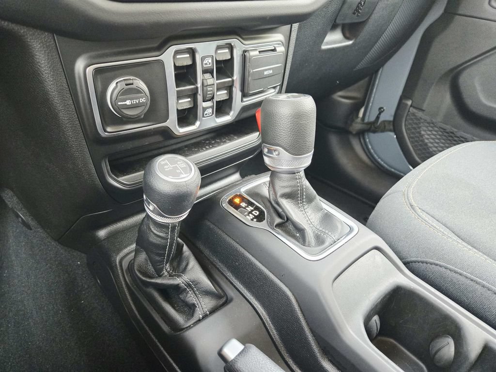 Certified 2025 Jeep Wrangler Unlimited Sahara AWD/4WD image 32