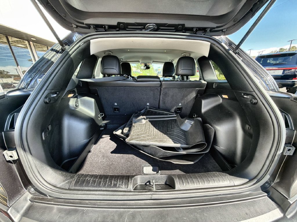Used 2021 Jeep Cherokee Latitude Plus AWD/4WD image 21