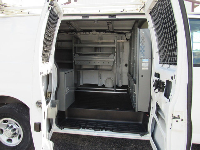 Used 2015 Chevrolet Express 2500 RWD image 16