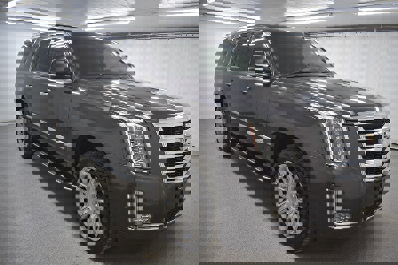 Used 2017 Cadillac Escalade ESV Luxury image 1