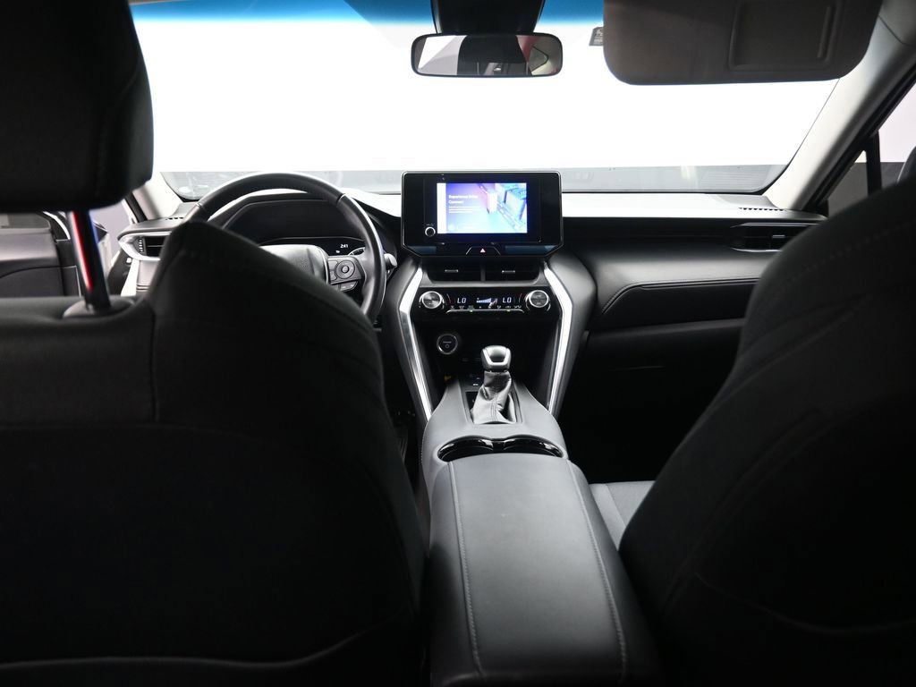 Used 2023 Toyota Venza LE image 13