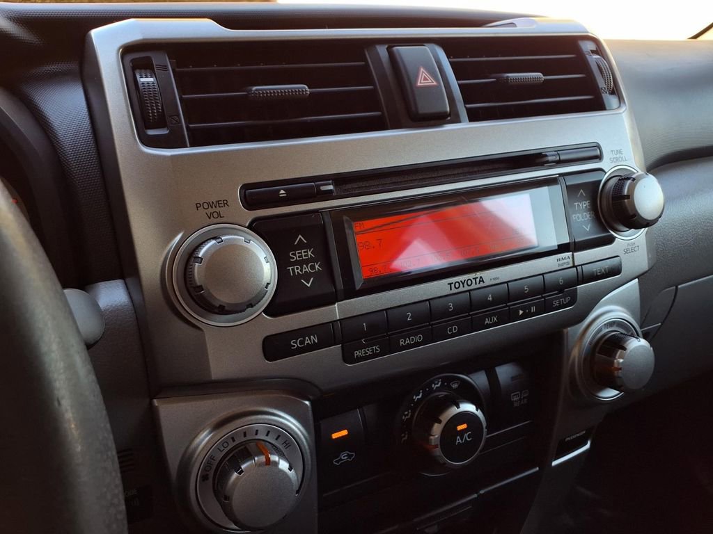Used 2011 Toyota 4Runner SR5 w/ Convenience Pkg image 7