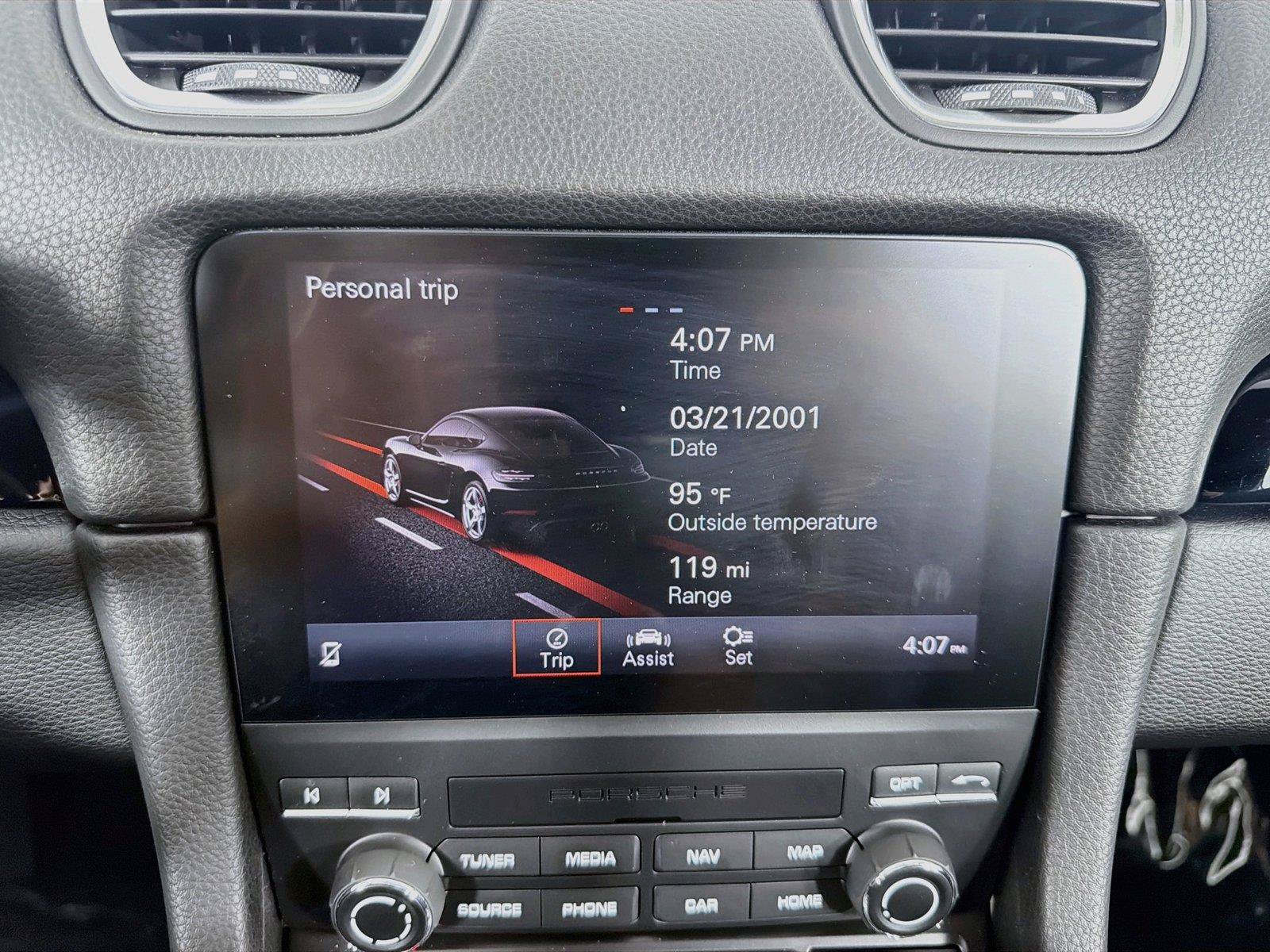 Used 2024 Porsche 718 Cayman RWD image 18