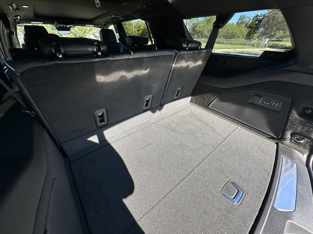 New 2026 Cadillac Escalade ESV Luxury w/ Touring Package image 23