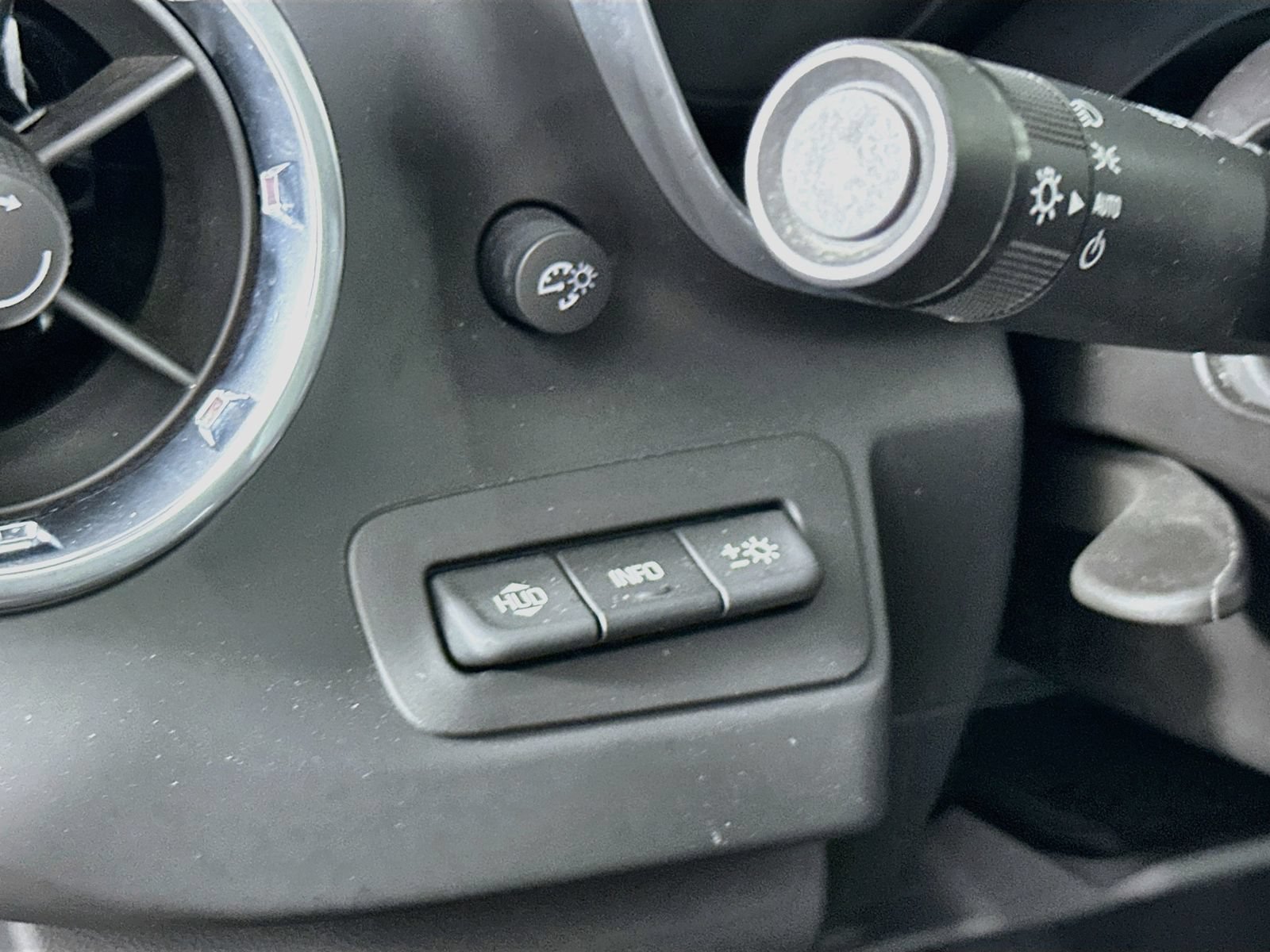 Used 2016 Chevrolet Camaro SS RWD image 11