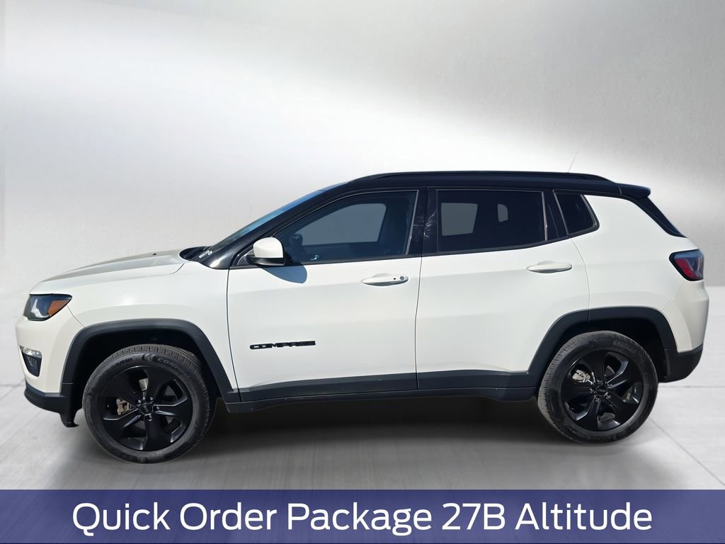 Used 2018 Jeep Compass Latitude w/ Popular Equipment Group AWD/4WD image 3