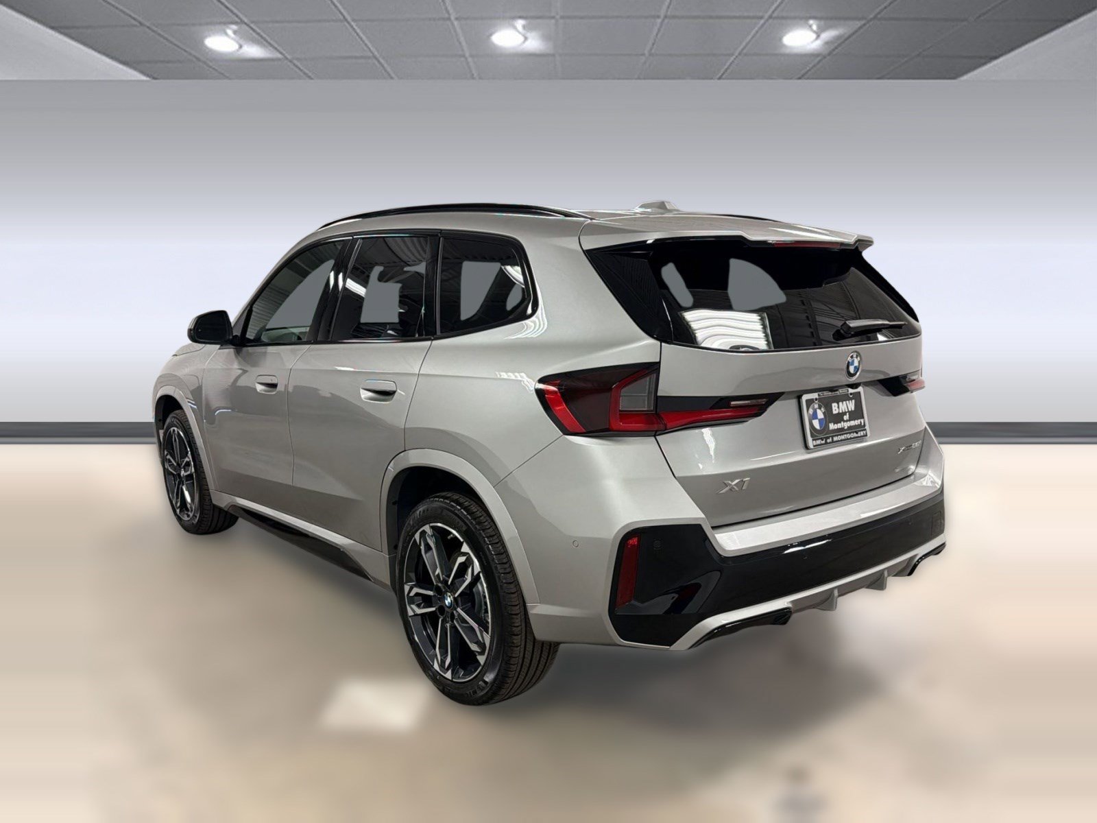 New 2026 BMW X1 xDrive28i w/ M Sport Package AWD/4WD image 3