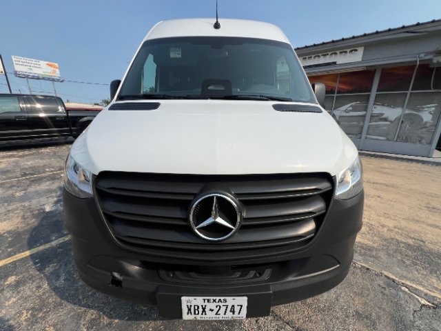 Used 2025 Mercedes-Benz Sprinter 2500 image 2