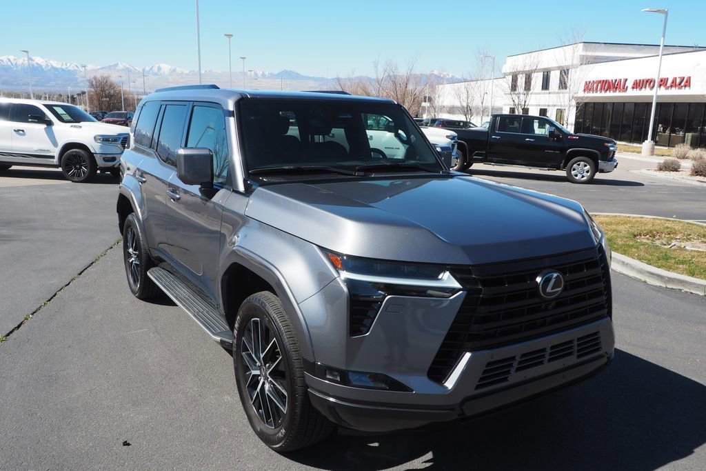 Used 2024 Lexus GX 550 w/ Accessory Package (2T) image 8