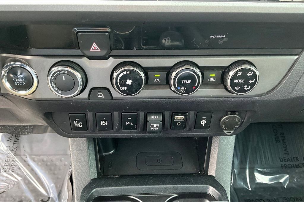 Used 2018 Toyota Tacoma TRD Sport w/ Technology Package image 17