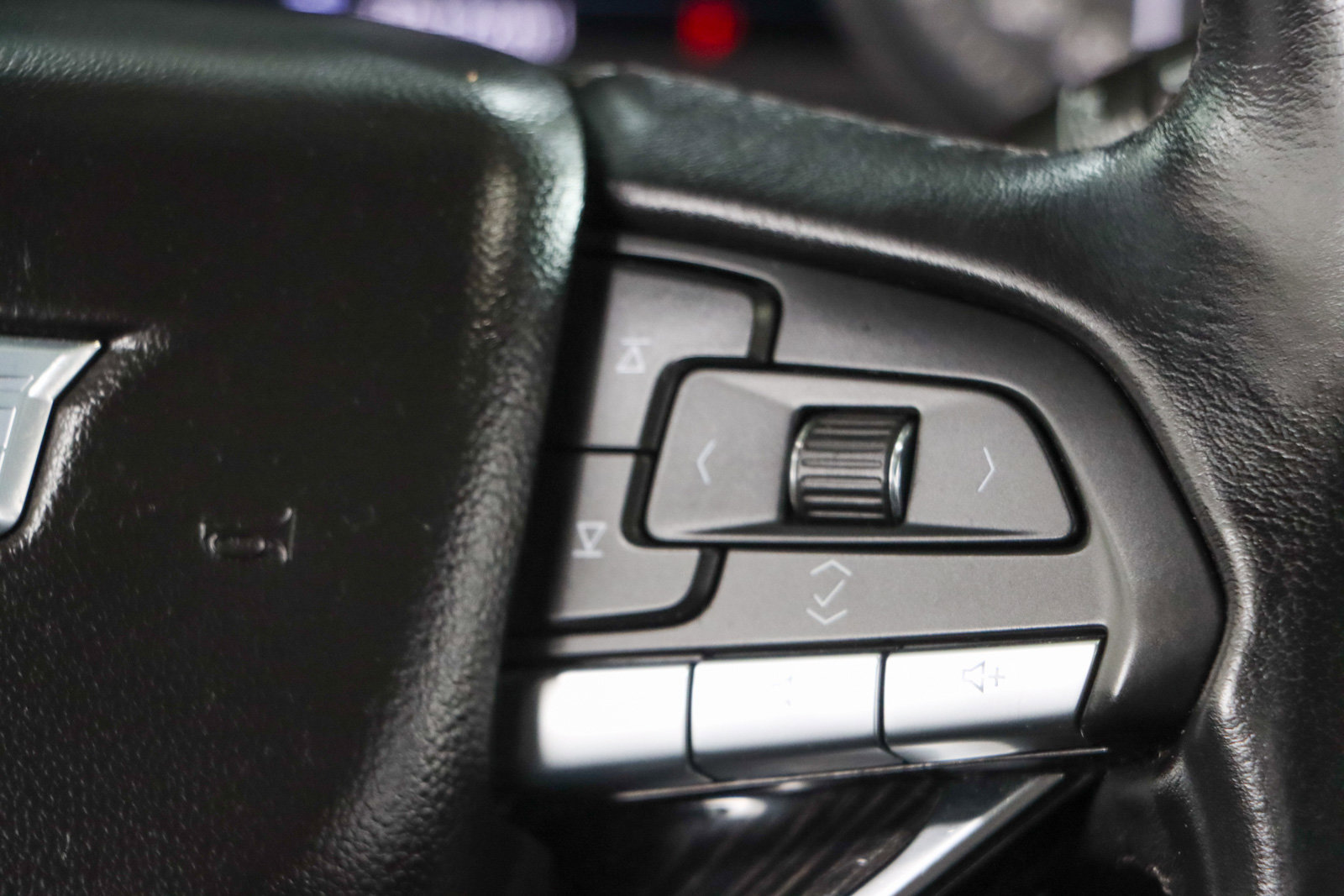 Used 2022 Cadillac XT6 Premium Luxury image 14