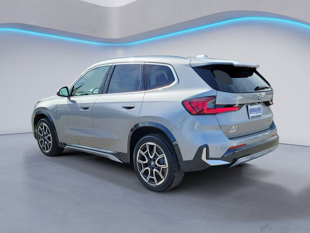 Certified 2025 BMW X1 xDrive28i w/ Convenience Package image 4