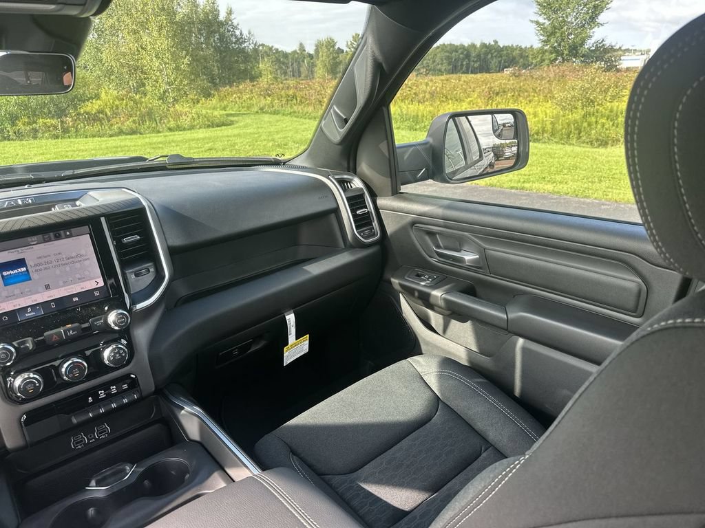 New 2026 RAM 1500 Express AWD/4WD image 11