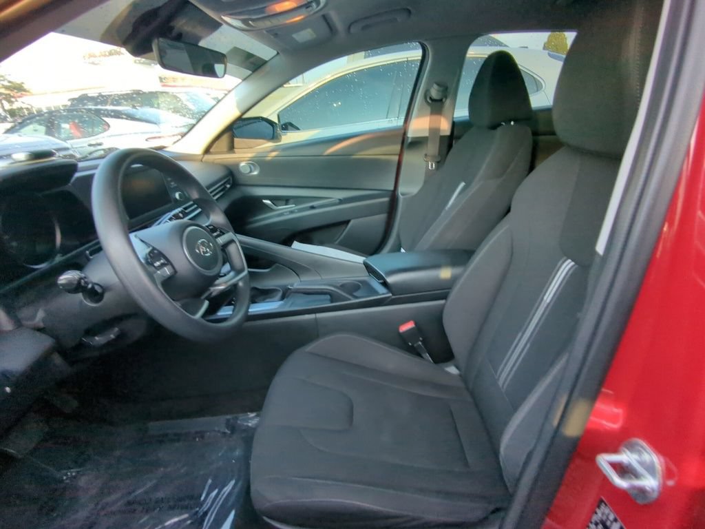 Used 2021 Hyundai Elantra SEL FWD image 6