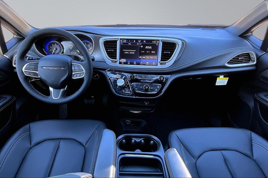 New 2027 Chrysler Pacifica Select FWD image 9