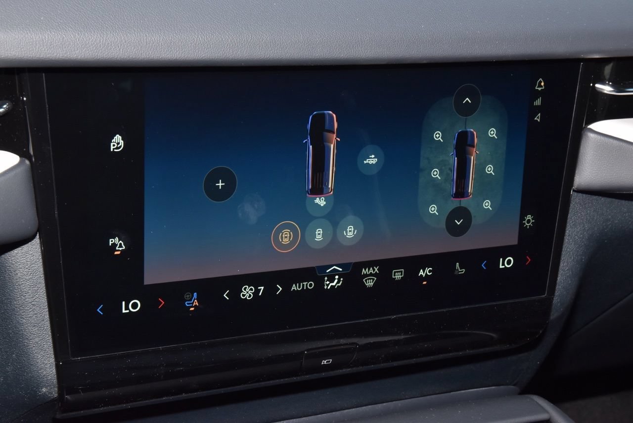 New 2026 Lincoln Navigator Reserve w/ Jet Appearance Package AWD/4WD image 30