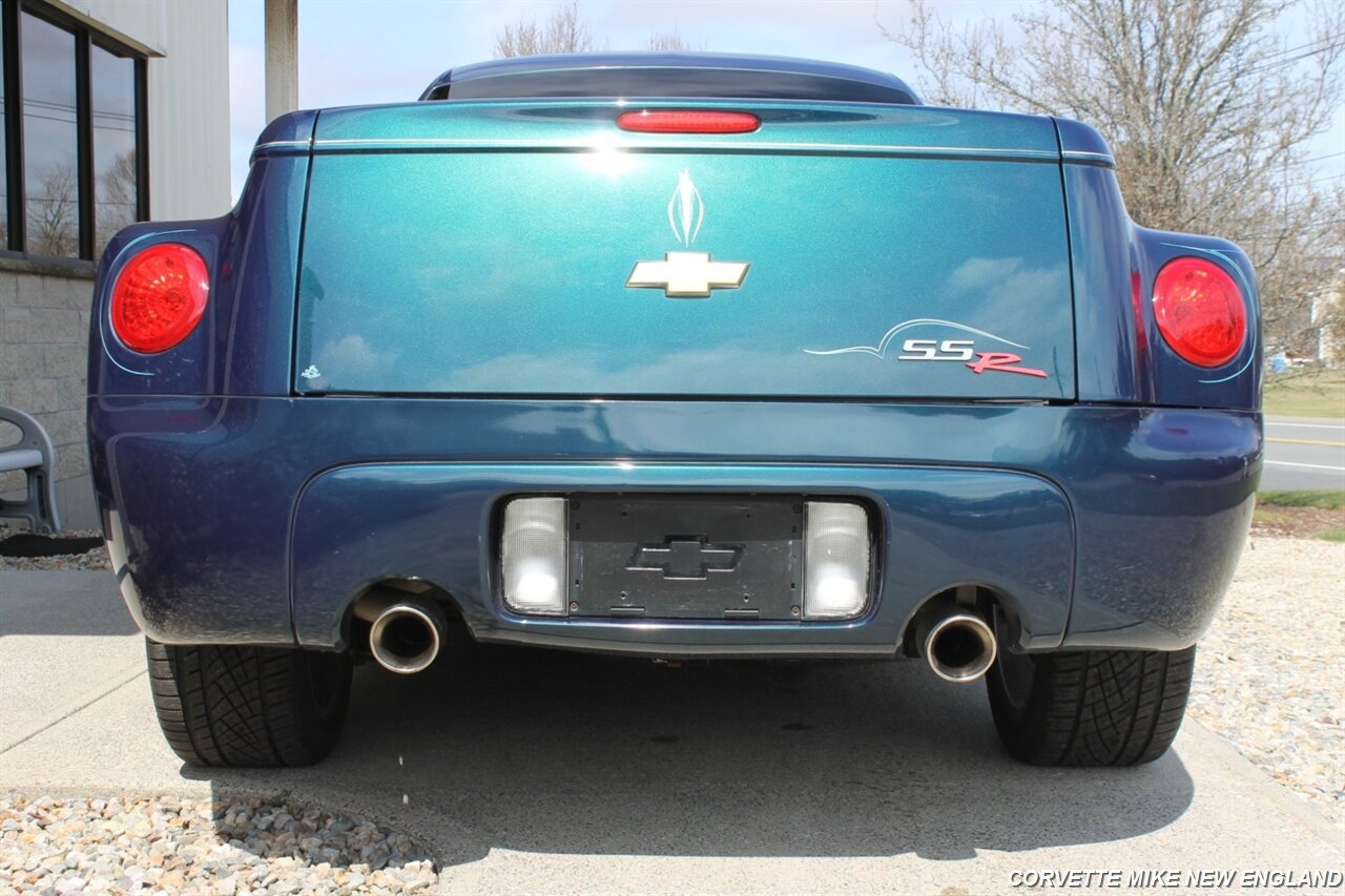 Used 2006 Chevrolet SSR w/ Preferred Equipment Group RWD image 28