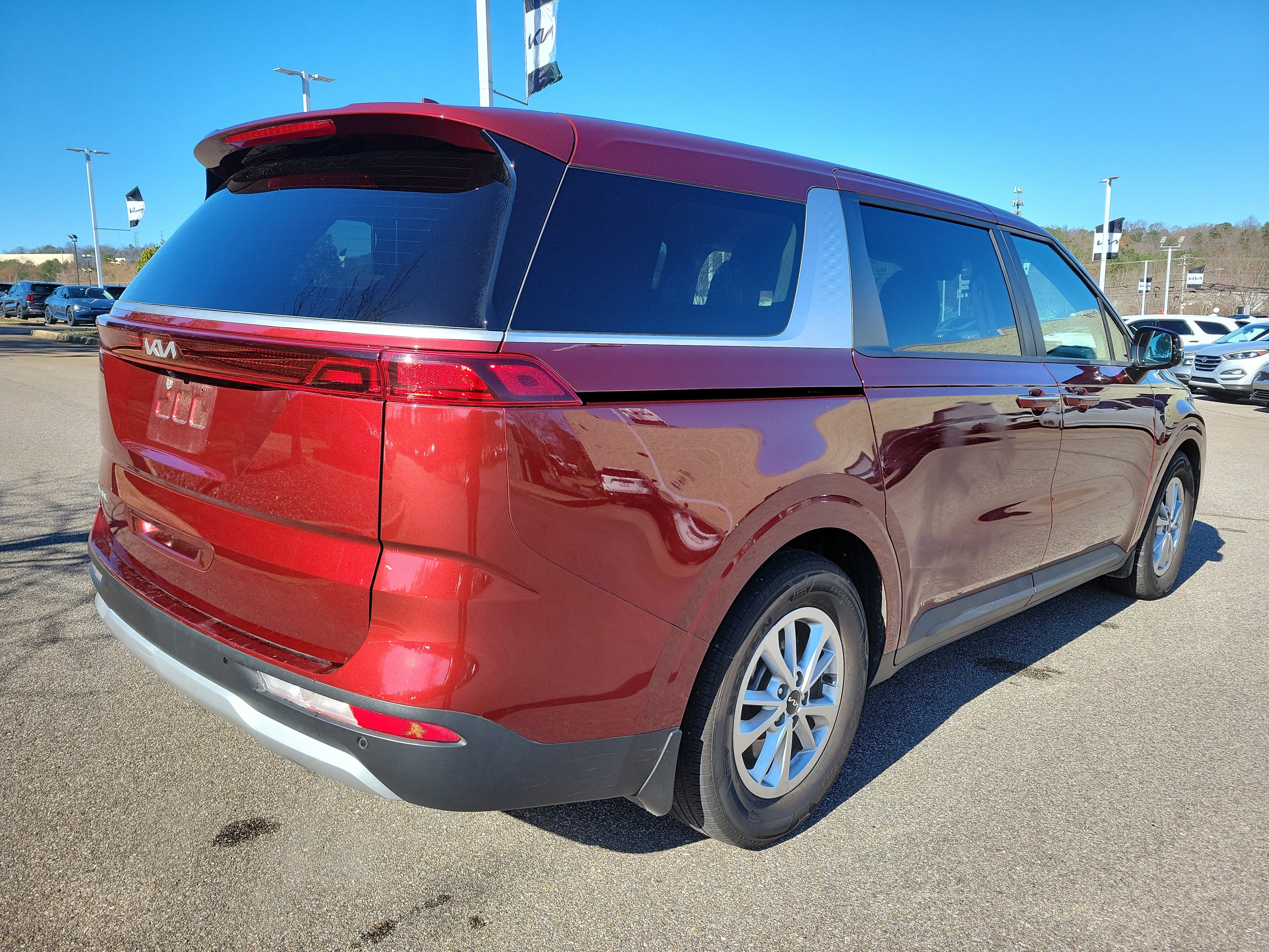 Used 2023 Kia Carnival LX image 27