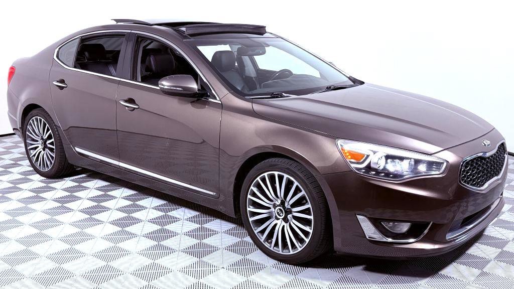 Used 2014 Kia Cadenza Premium w/ Technology Package FWD image 1