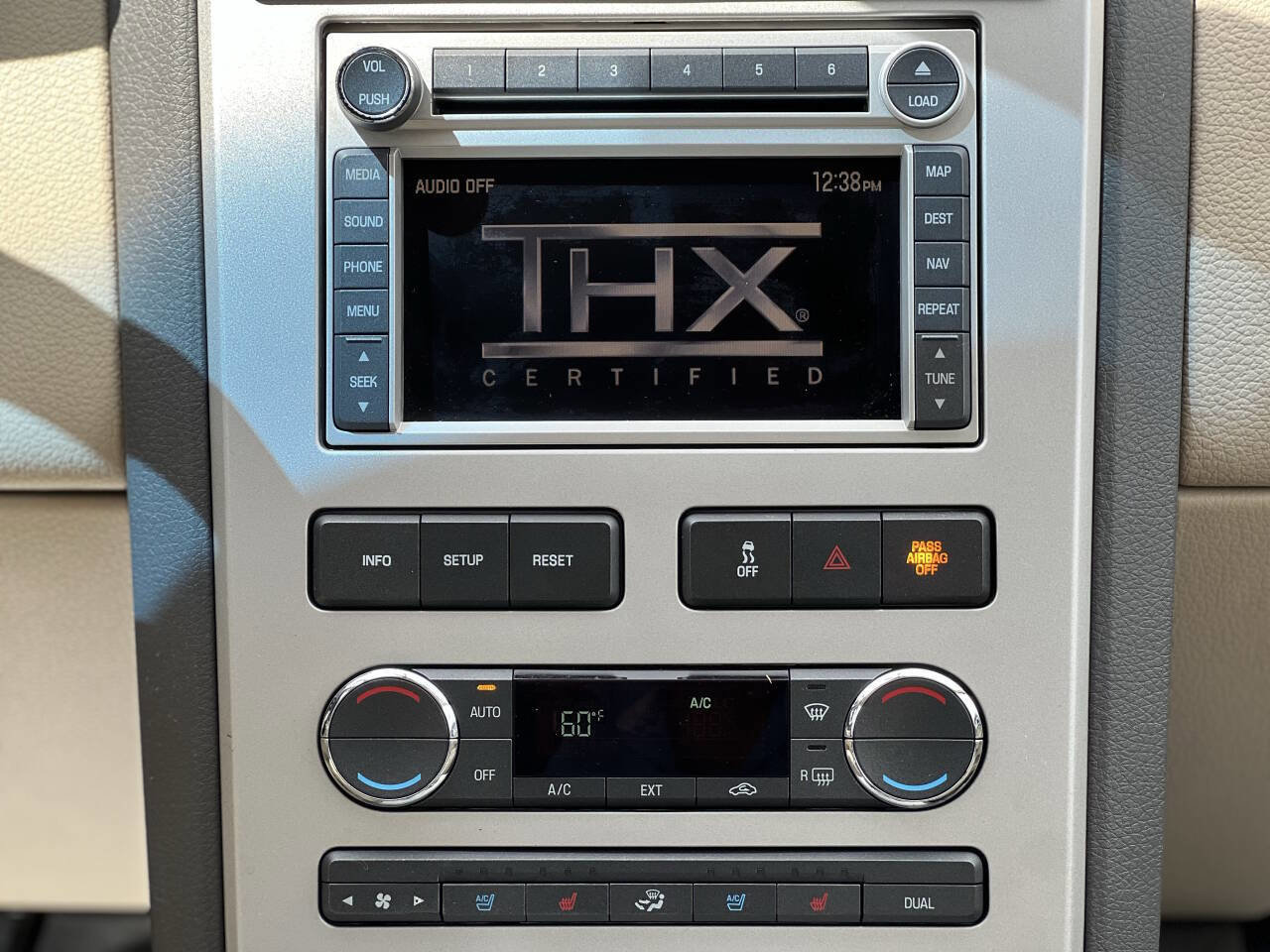 Used 2008 Lincoln MKX AWD image 26