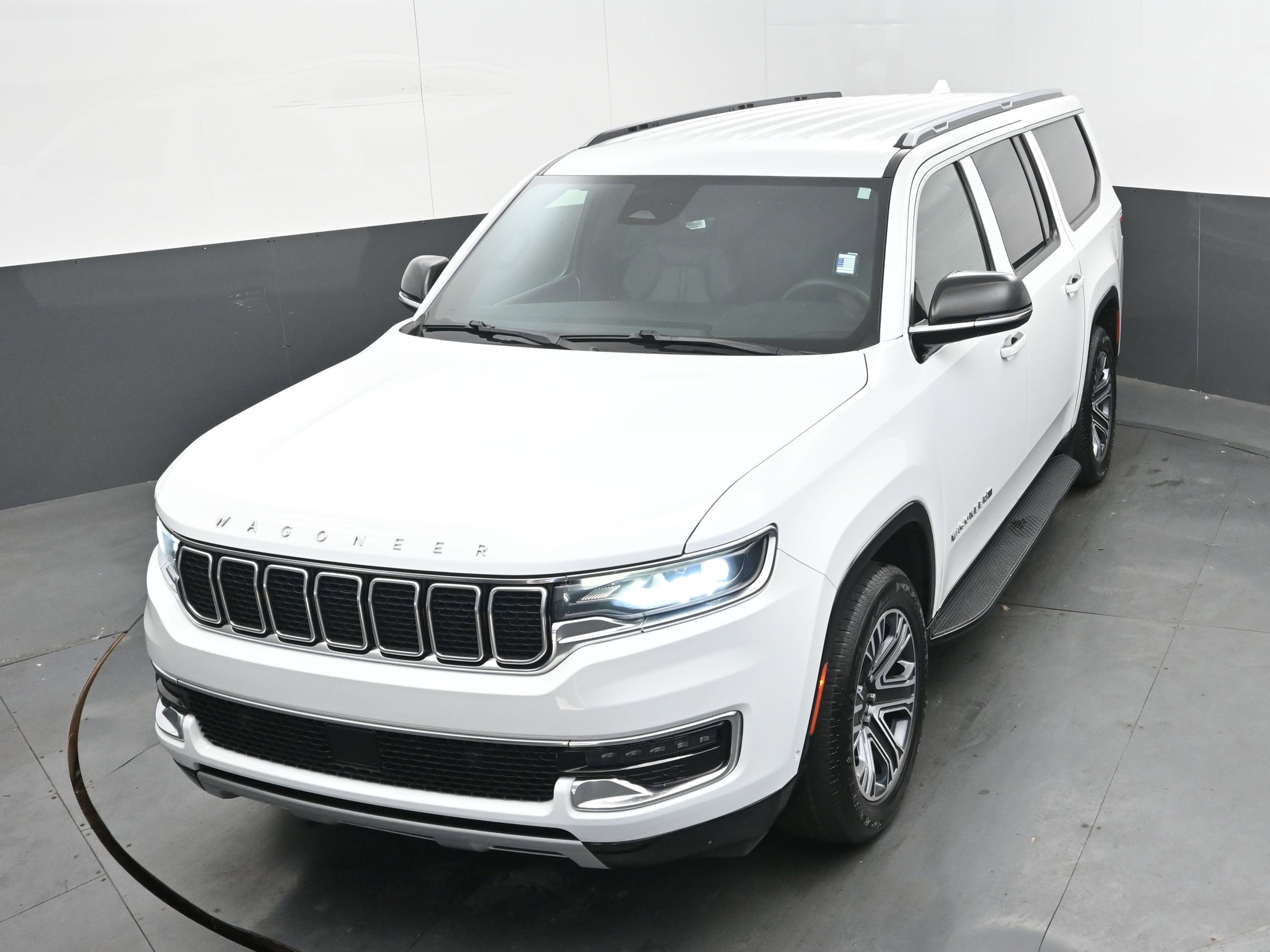 Used 2023 Jeep Wagoneer L Series II image 33